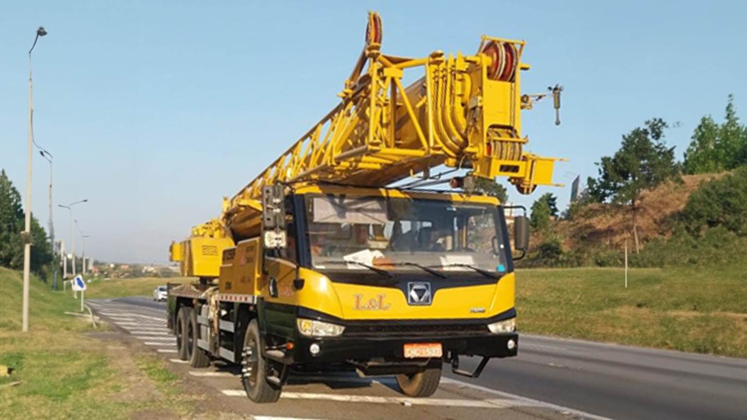 25 TONELADAS – QY25K5 – 02